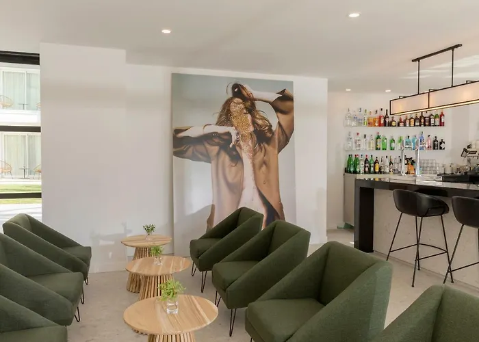 Hm Ayron Park - Adults Only