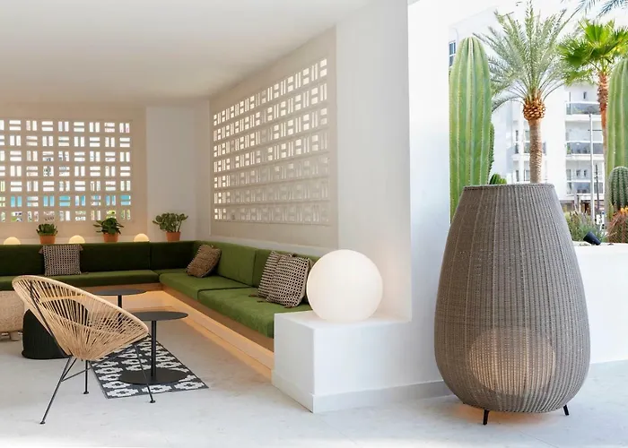 Hm Ayron Park - Adults Only